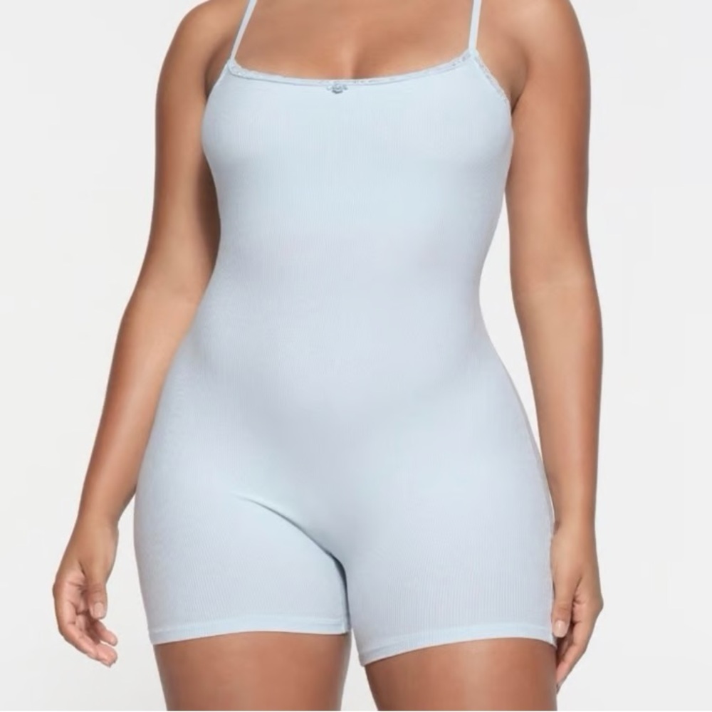 SKIMS Soft Lounge Lace Scoop Onesie | Celeste | Size XS